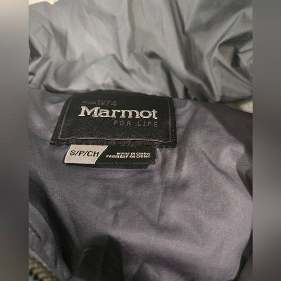 Marmot Gray Puffer Jacket with Chevron Quilting 700 Fill Down - Picture 4 of 8